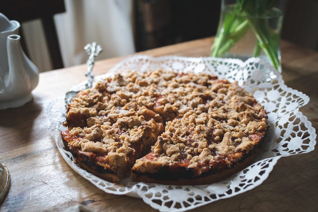 Veganer Rhabarber-Streuselkuchen