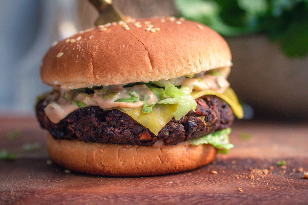 Veganer Black Tempeh Burger