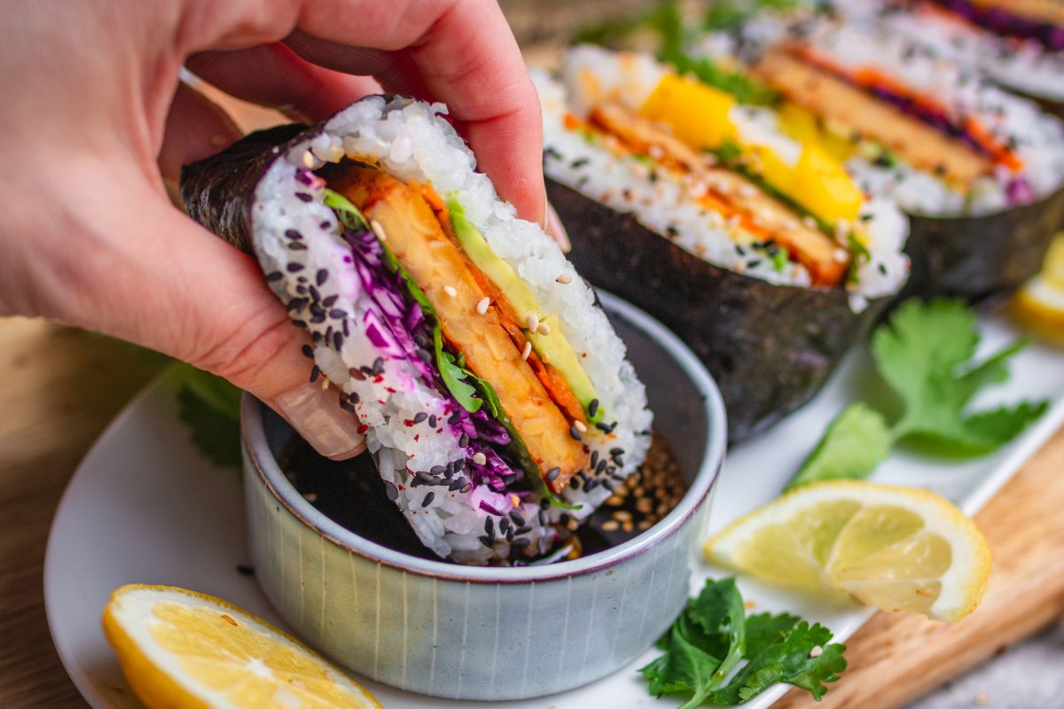 Sushi-Sandwiches mit Tempeh - Onigirazu
